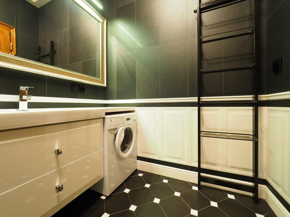 Cracow Moods At Salwator Apartment